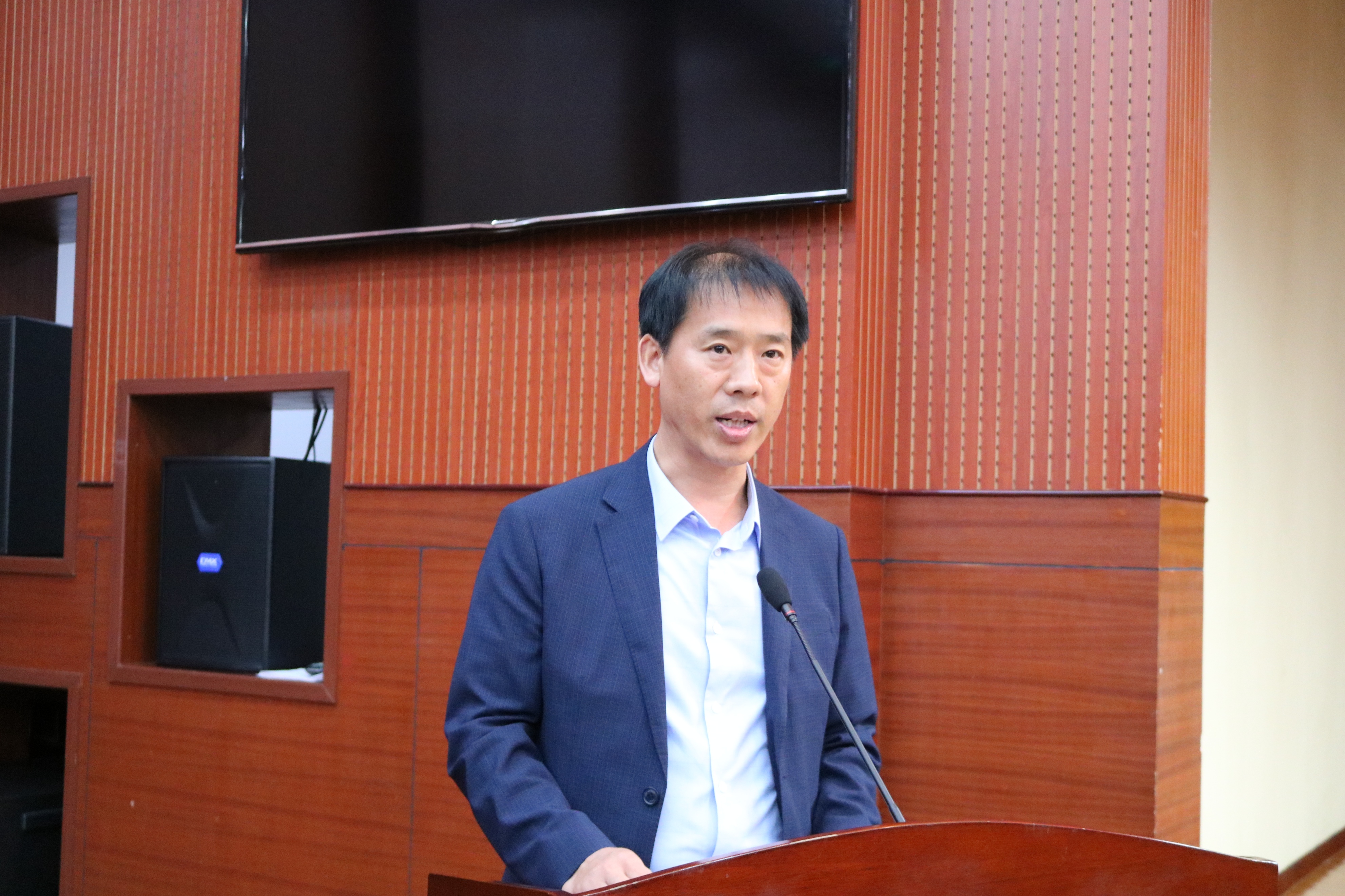 大医精诚笃学力行,大医精诚厚德至善