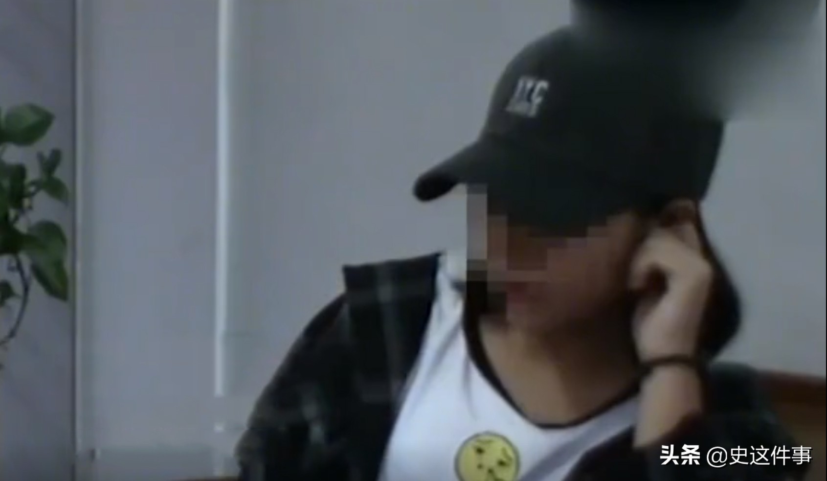 杭州钱塘江一小伙跳河救人,杭州三个小伙救人落水