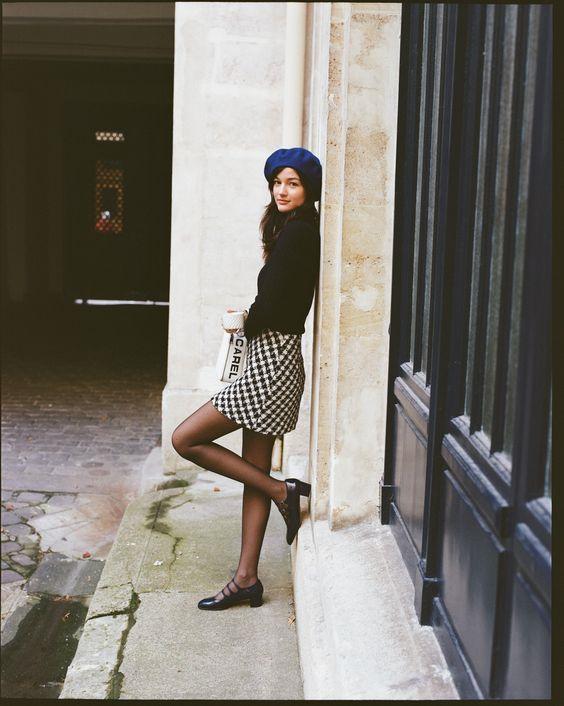 这才是黑丝的正确打开方式，既不俗气又不显土，普通女孩值得借鉴