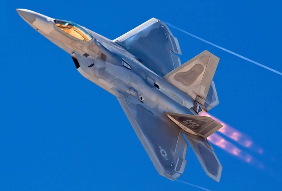 超级大黄蜂能干掉蜂群吗,超级大黄蜂和歼15谁更厉害