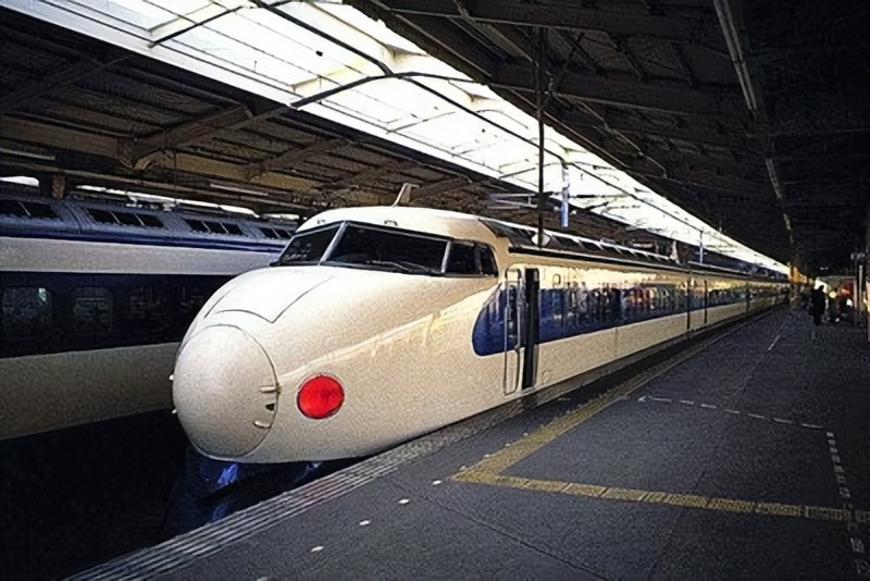日本高铁百公里耗电是多少,日本高铁耗电量