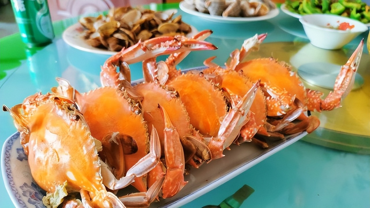 大螃蟹怎么挑选肥美,如何挑选螃蟹又肥又有膏黄