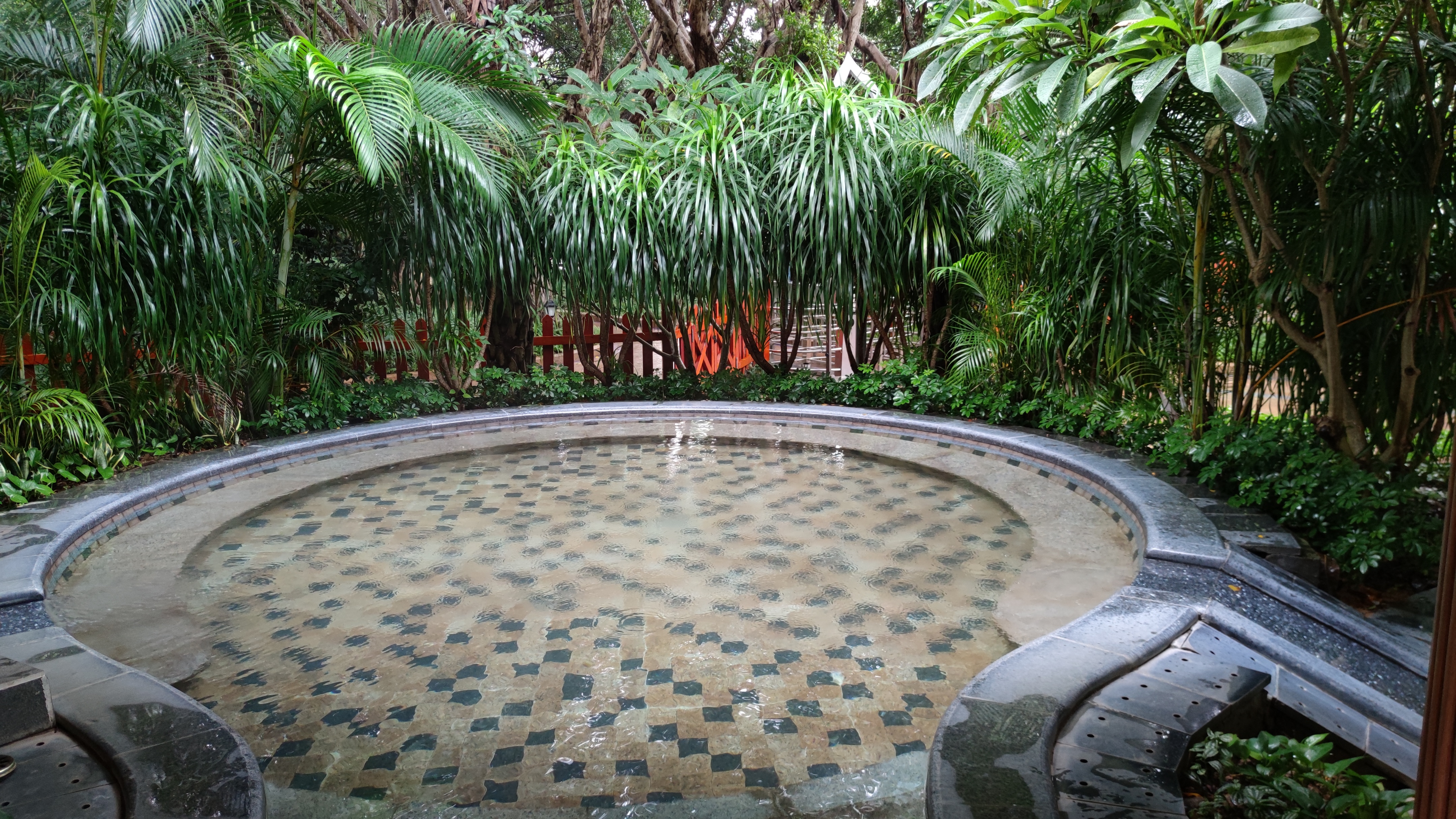 广东最值得推荐的温泉度假村,广东第一峰温泉是真温泉