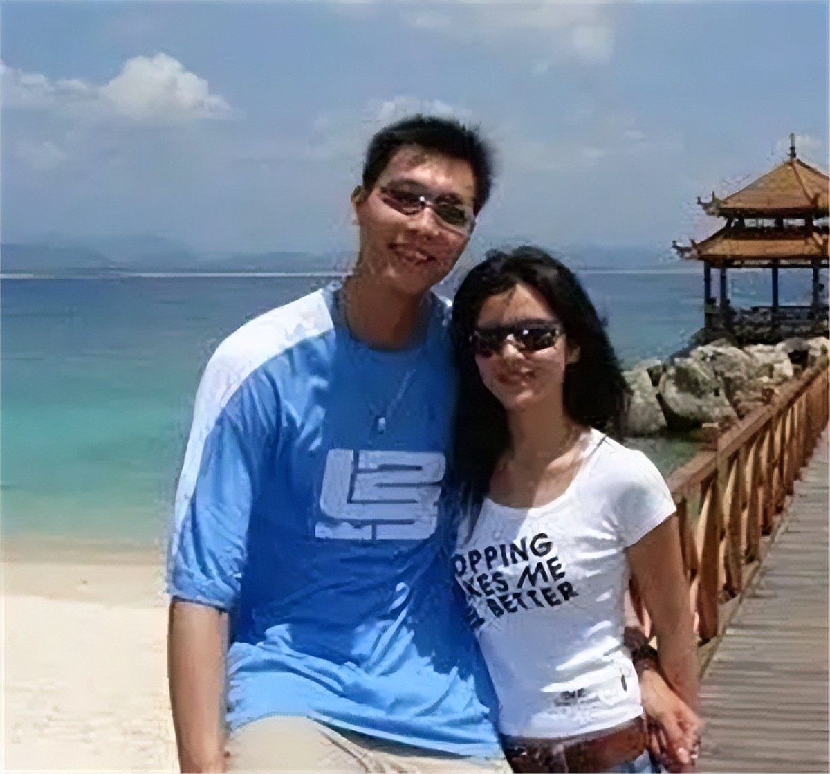 易建联和他妻子,易建联及老婆