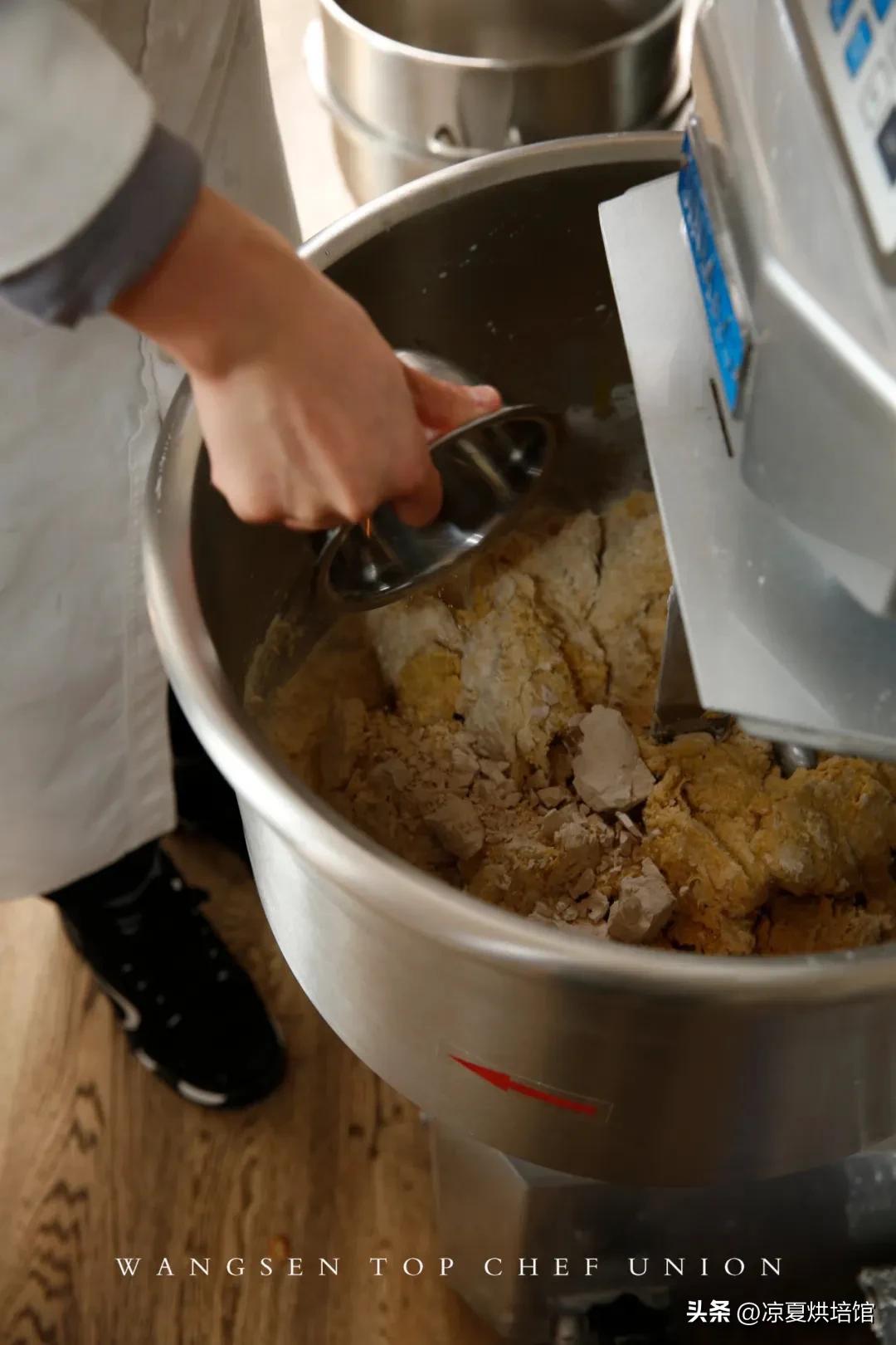 丹麦牛角开酥教程,手工奶酥吐司面包