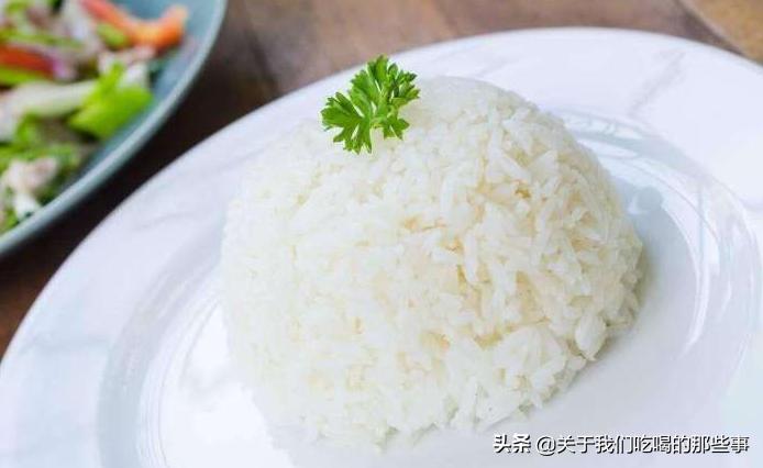 蒸米饭别总加水教你一招,大米放多少水蒸才好吃