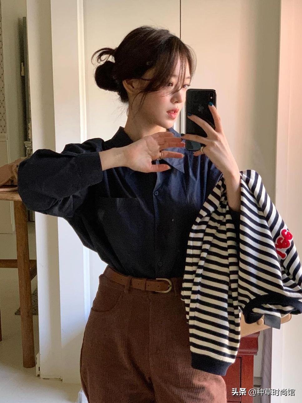 韩国小姐姐冬日穿搭,拜托冬天穿短袖