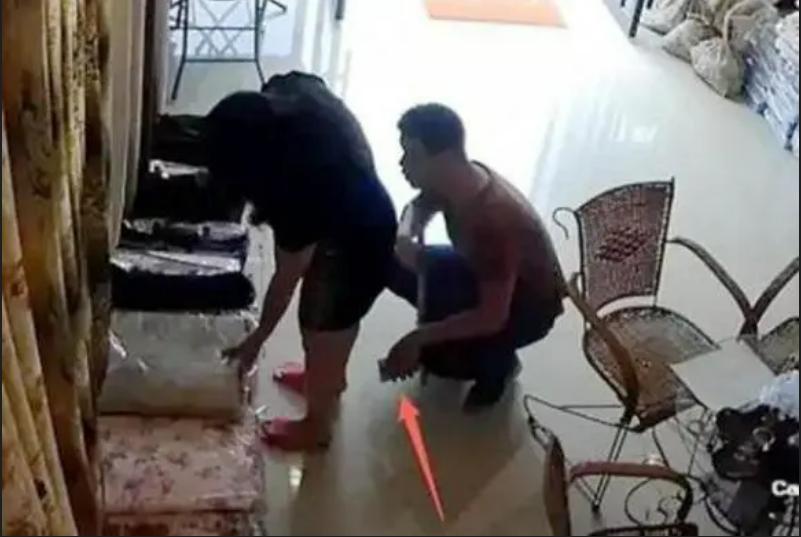 如何发现被偷拍,男人网上发现女朋友被偷拍