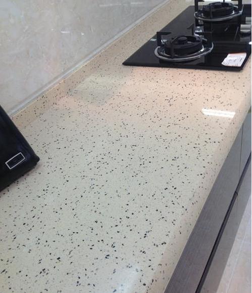 橱柜台面石英石怎样选,石英石橱柜台面多少钱一米最合适