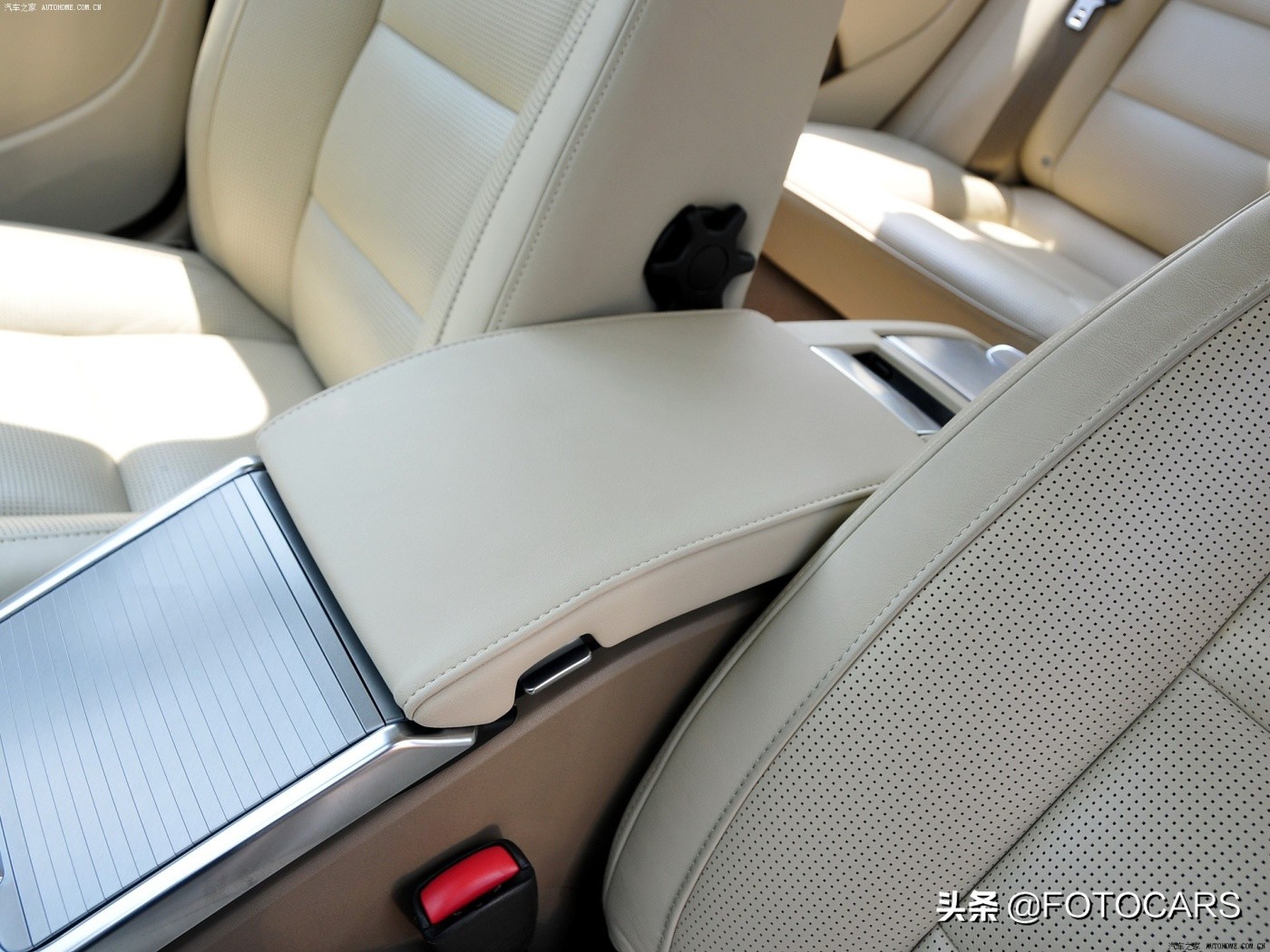 沃尔沃s80l内饰后视镜,沃尔沃s80l内饰碳纤维