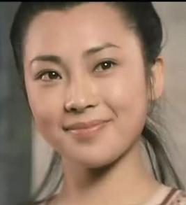 情义千斤不敌胸脯四两的意思,情义千斤不敌胸脯二两