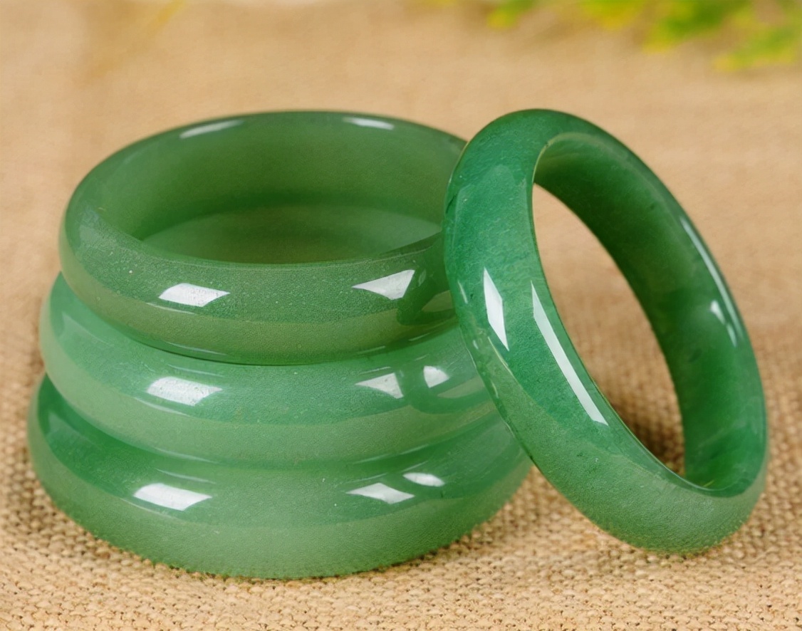 十大假翡翠排行榜,被315曝光的是哪两家翡翠直播间