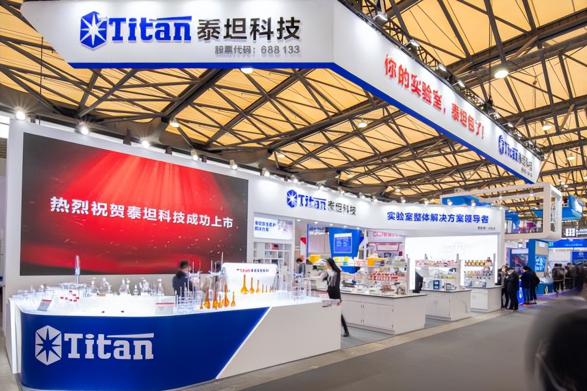 从山村穷小子到百亿家产的继承人,22岁小伙白手起家创立自己的公司