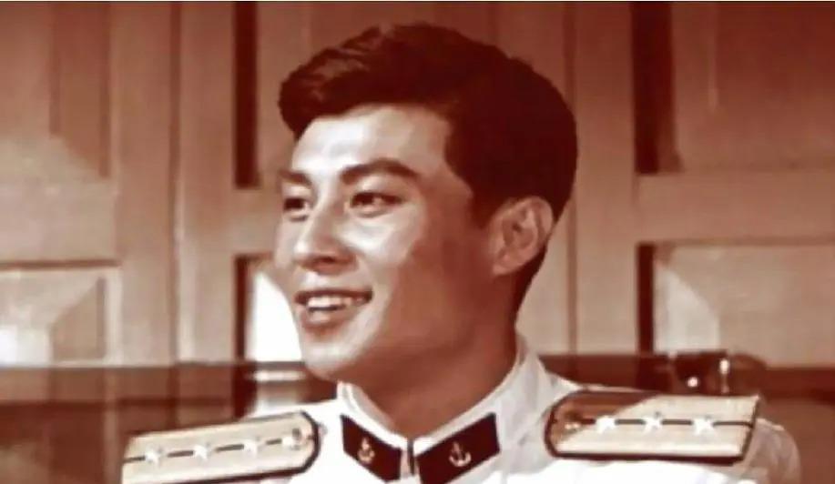 “德艺双馨”王心刚：一代人的男神，与发妻结婚63年，如今90岁了