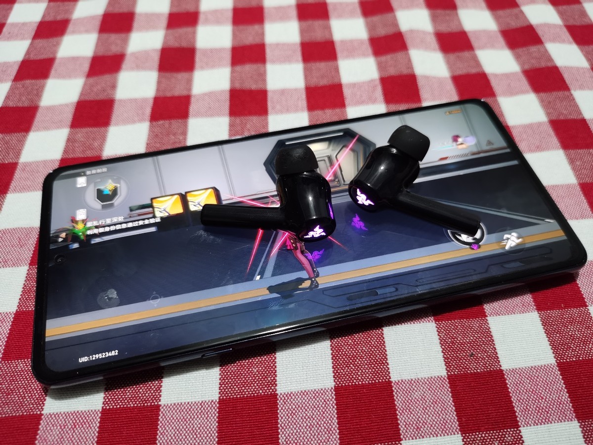 雷蛇战锤狂鲨一代无线耳机怎么样,雷蛇战锤狂鲨v2对比苹果耳机