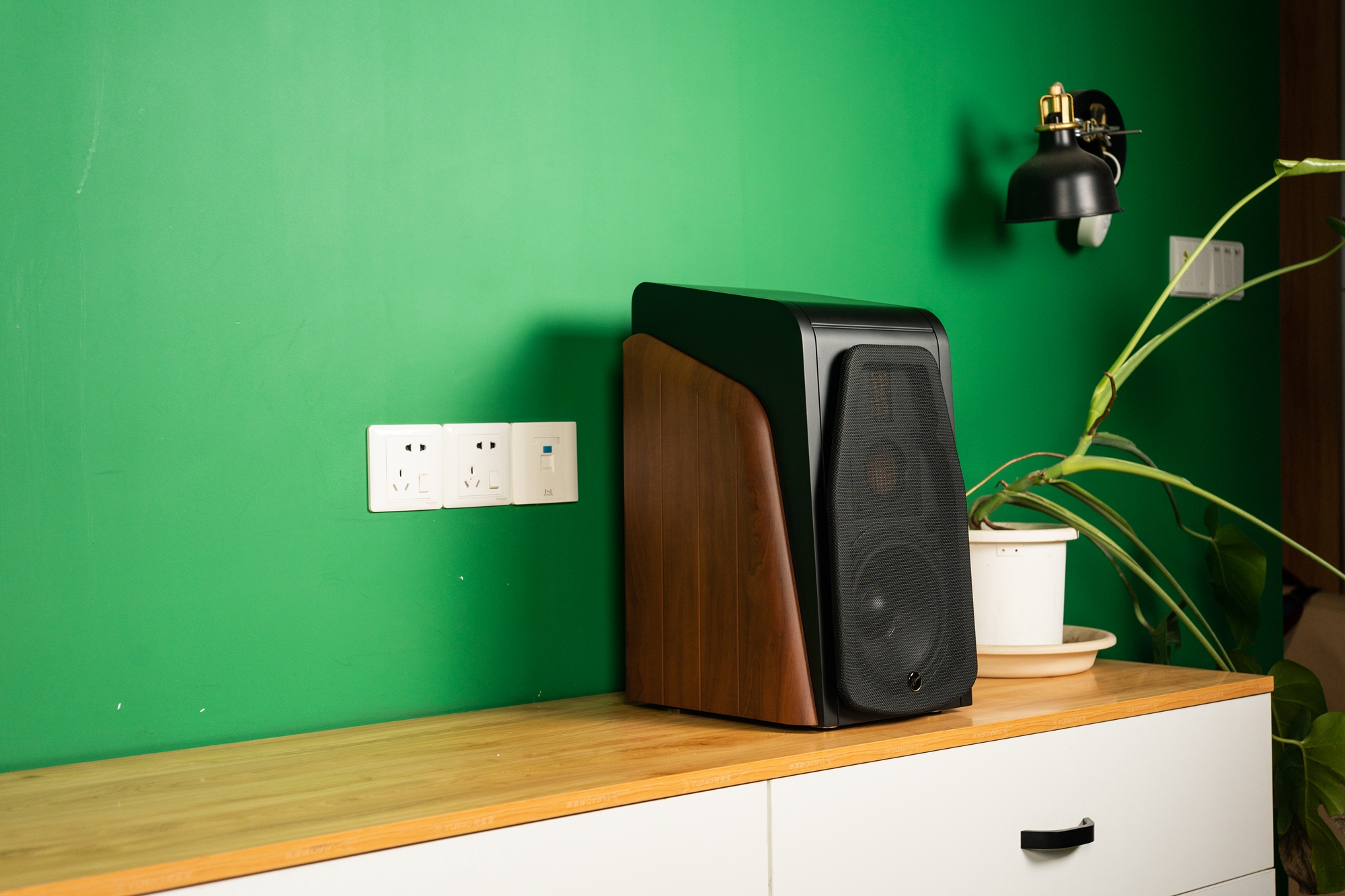 惠威m200mkiii和m300哪个更好,惠威m200mkiii对比m300