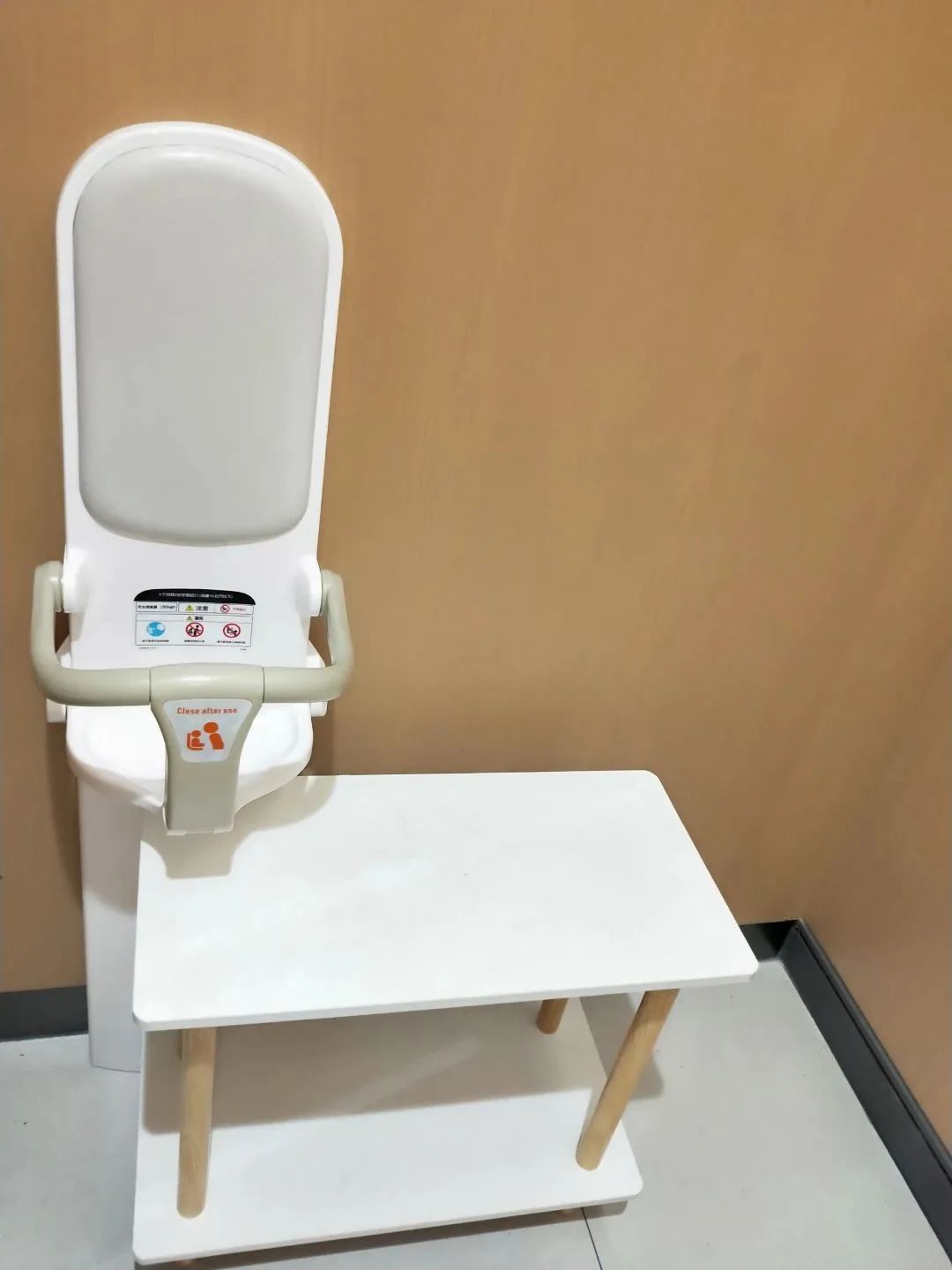 益阳妇联联合打造高铁站“儿童乐园”，小朋友在这里候车超暖超开心~