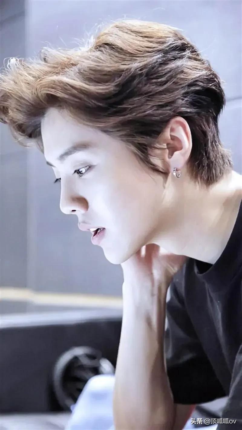 国家点名表扬的8位明星小视频,被央视点名表扬的年轻明星