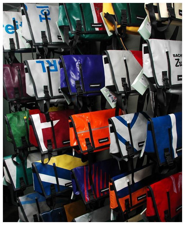 衣服棉与聚酯纤维比例多少最好,聚酯纤维和锦纶的衣服哪个好