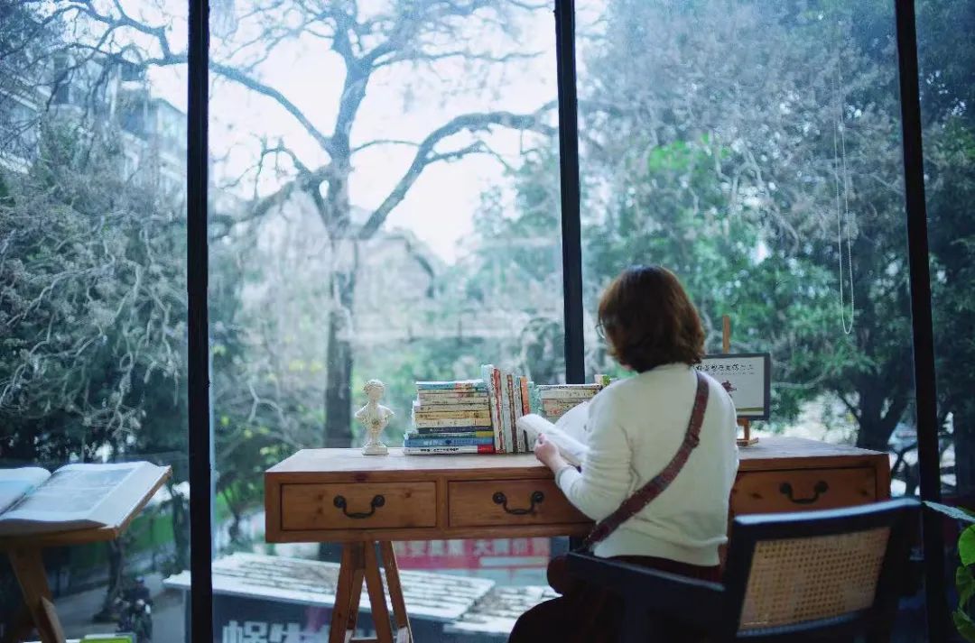 7小时售罄,一个焦虑的全职妈妈,如何靠新书逆袭?