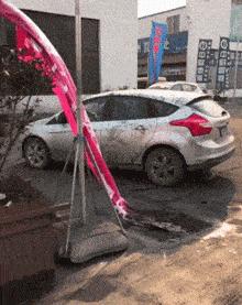 女孩子看见照片后就发个哈哈哈,姑娘不是什么照片都能随便发的