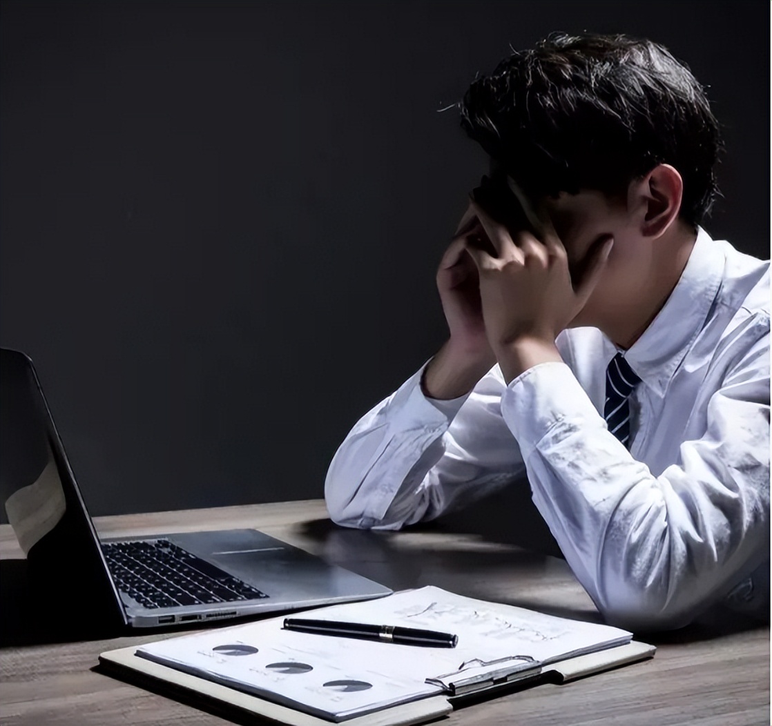 尿酸高的人身体会出现什么症状,尿酸偏高的人都有些什么症状