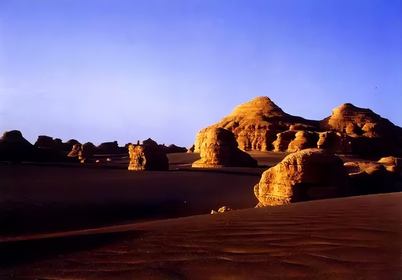 去甘肃旅游最值得去的十大景点 (甘肃16个最值得去的旅游景点)