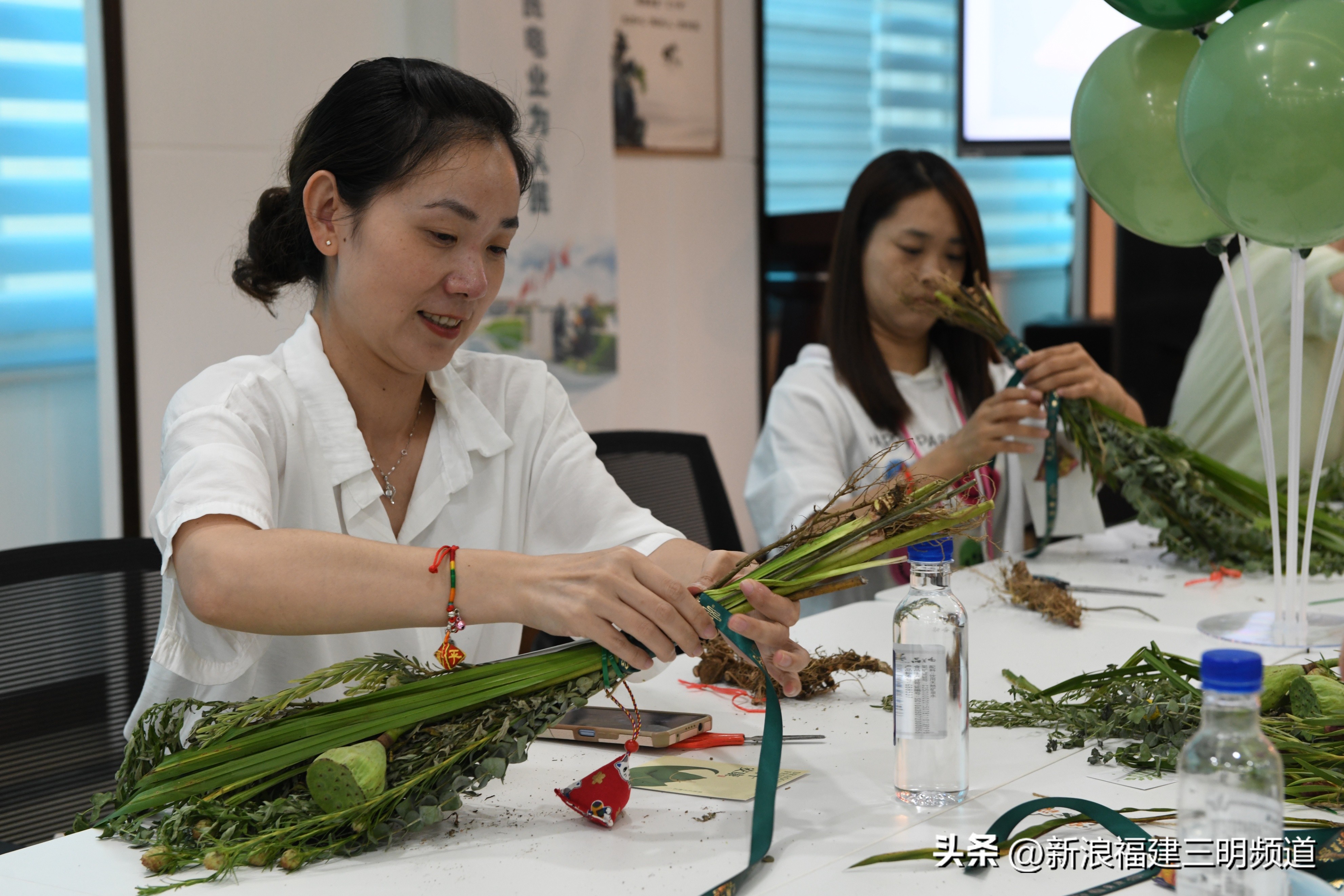 国网沙县区供电公司：情浓端午艾草香荷花殷殷寄廉语