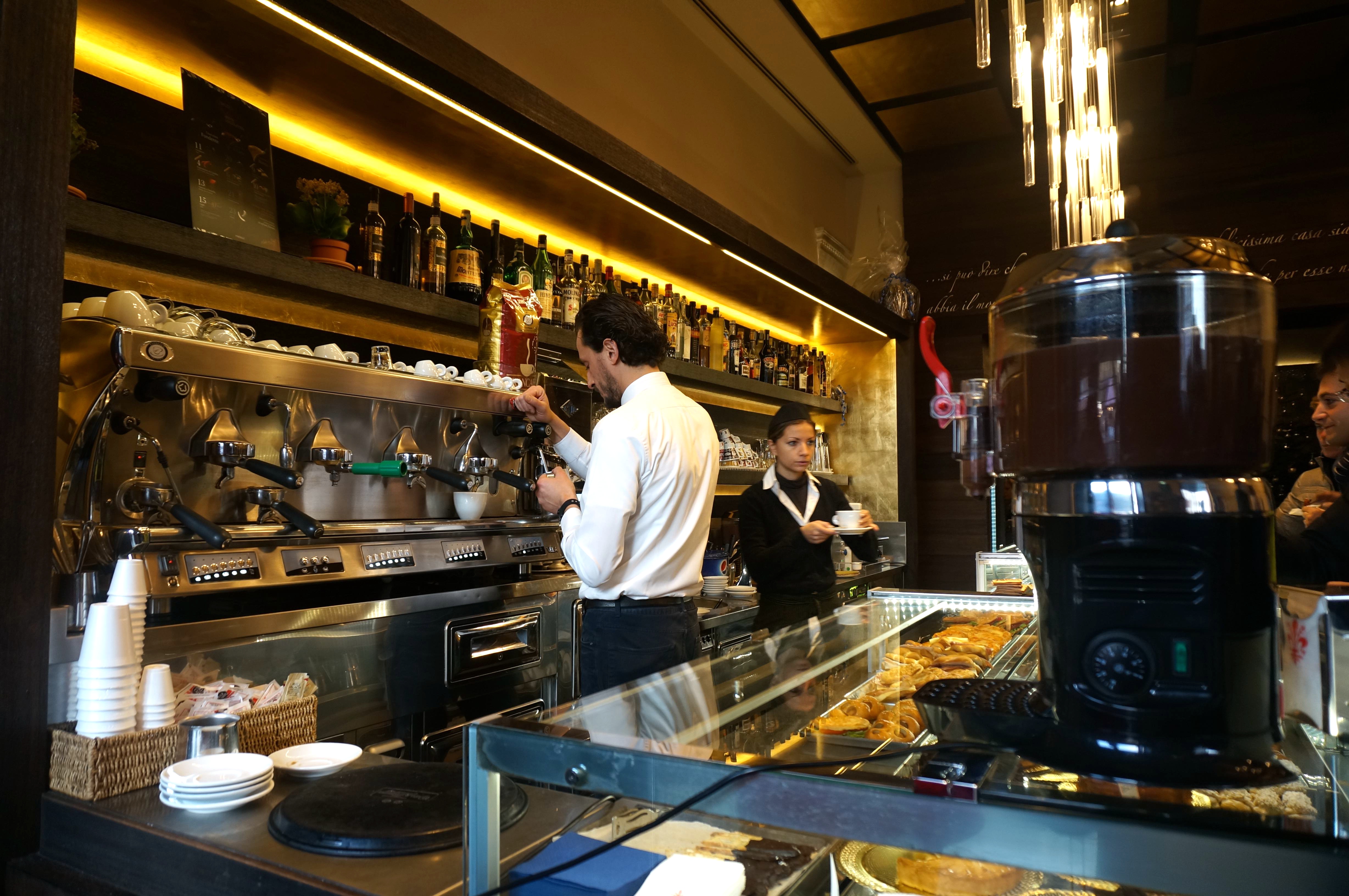 在星巴克喝的意式咖啡,正宗的意大利咖啡为什么站着喝