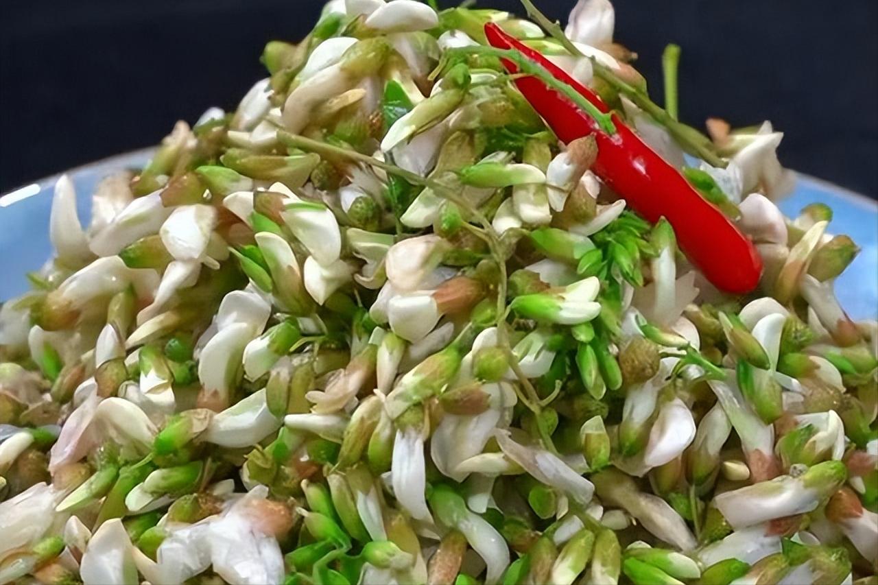 槐花怎么吃好吃又下饭,槐花一道绝佳的自然美食