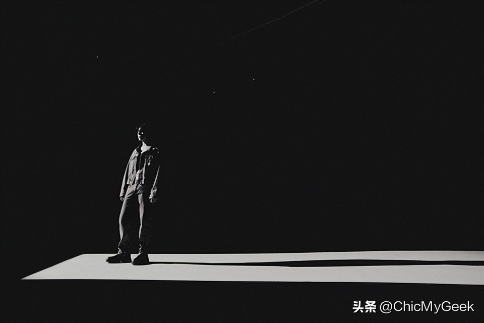 田柾国ck代言打卡杭州,田柾国代言ck广告大屏