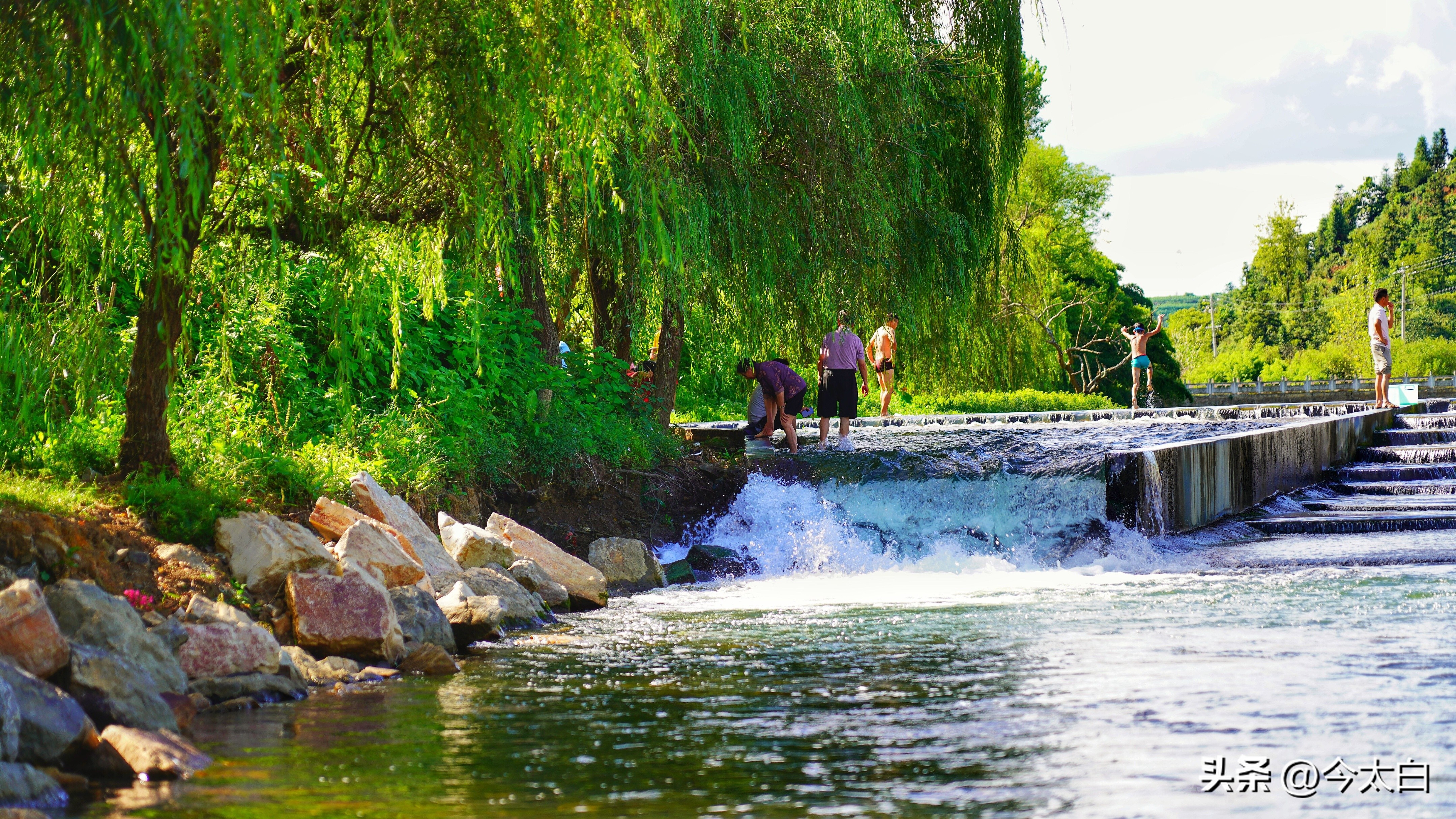 比黄果树瀑布还高8米,比黄果树还高6倍的瀑布
