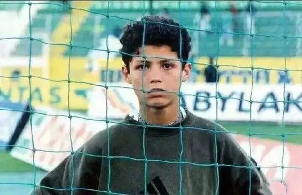 37岁的足球巨星c罗成功的背后,年轻时的c罗与现在的c罗