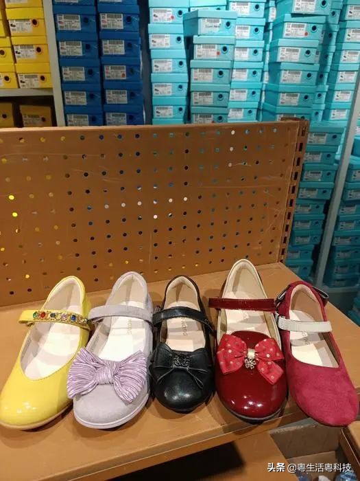 鎵揣鐗瑰崠,鎵揣鍟嗗満骞垮窞