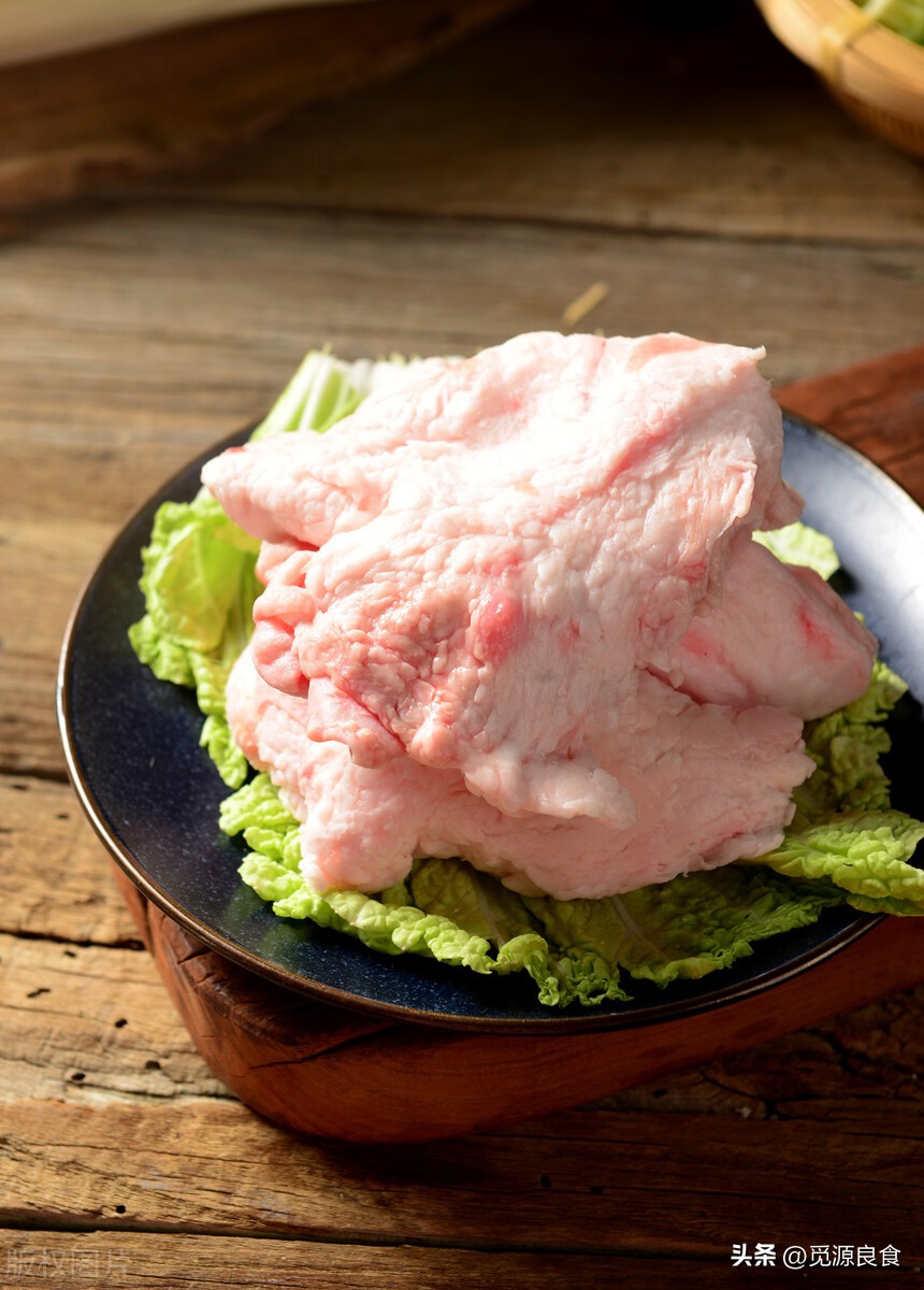 比蛋炒饭还美味的猪油拌饭，做法简单香气扑鼻，家人爱吃童年回忆