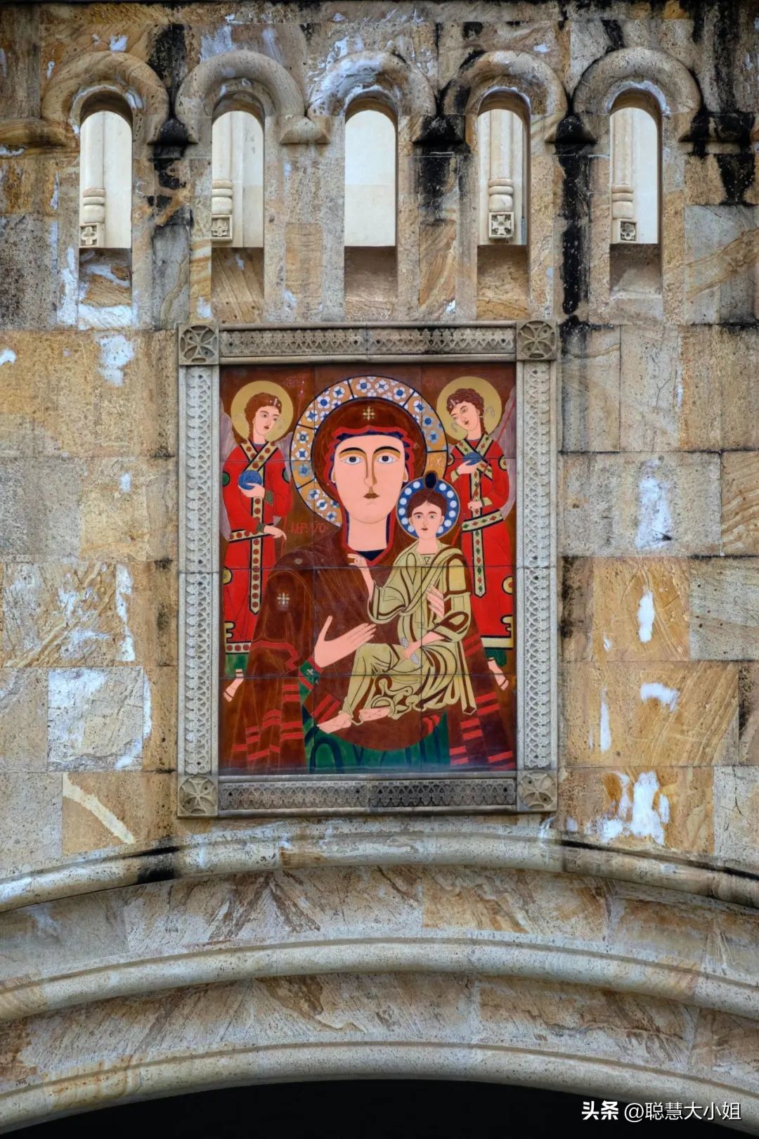 直飞，瑞士平替！这国安全性高，月薪6k算富裕，对中国超友好