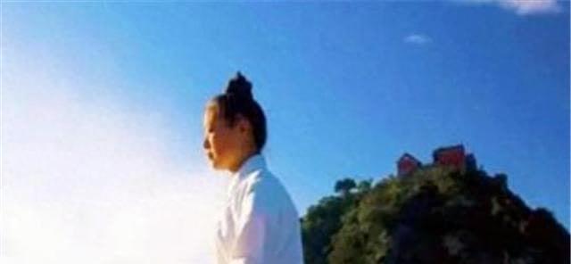 女道士飞升10万人围观,19岁女道士飞升成仙是真的吗