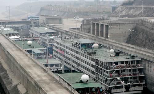 三峡船闸要不要过路费,长江三峡船闸过船费用