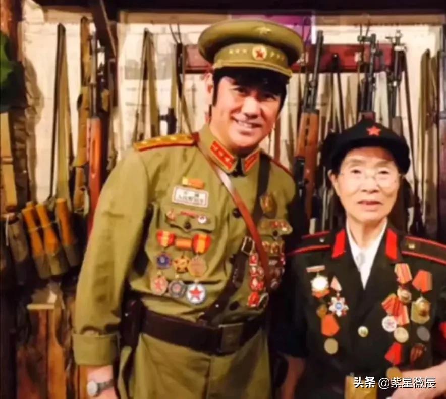 他80年代就能赚百万，50多岁娶俄罗斯美女，两人相差30多岁