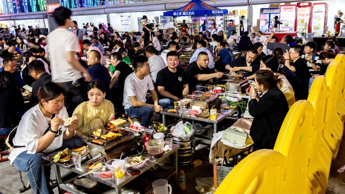 五一节全球如何看待中国人出游 (五一节适合去哪里旅游穷游)