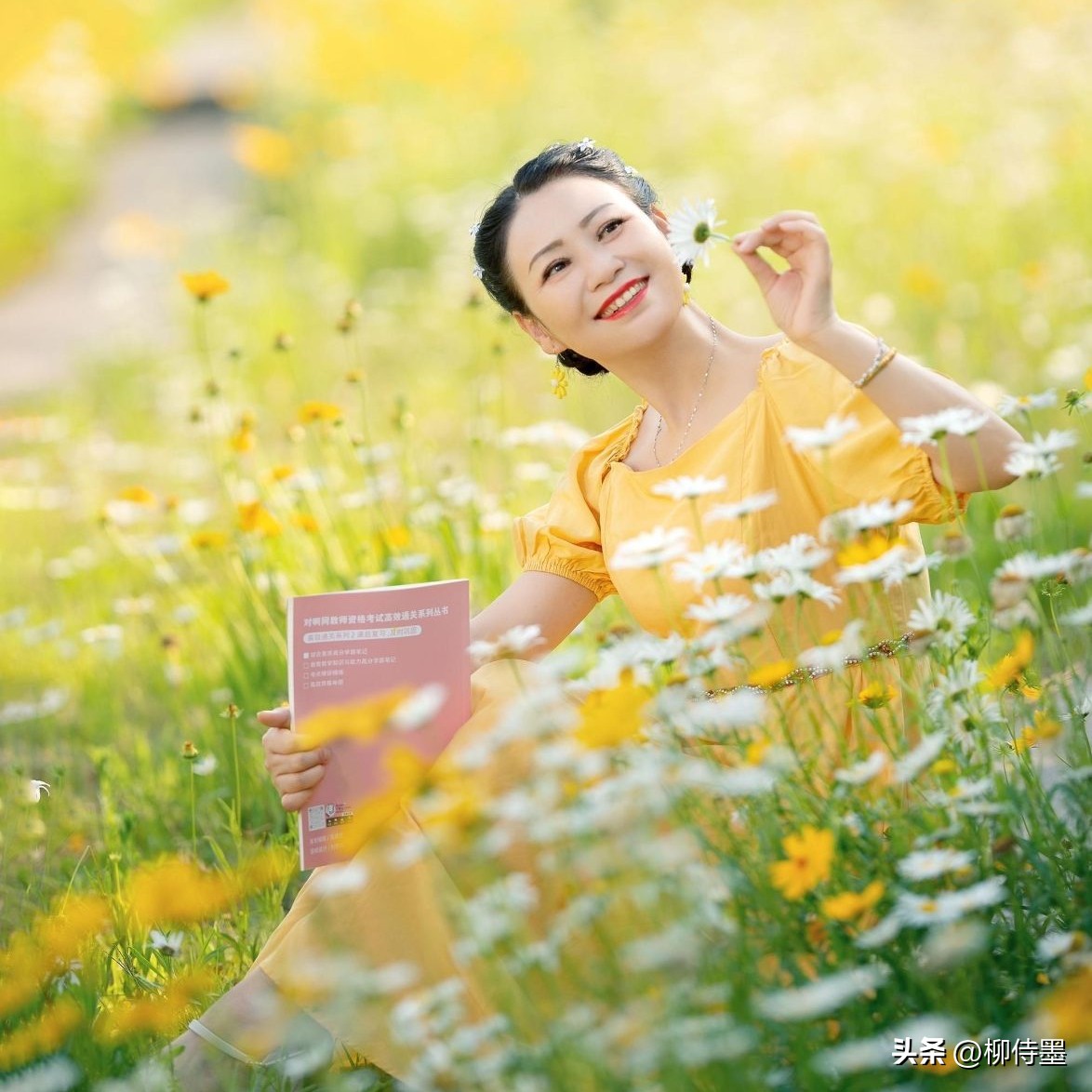 大妈拍照花式姿势丝巾和墨镜,大妈丝巾拍照姿势大全