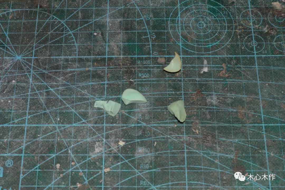 青花平安无事牌雕刻,青花瓷无事牌