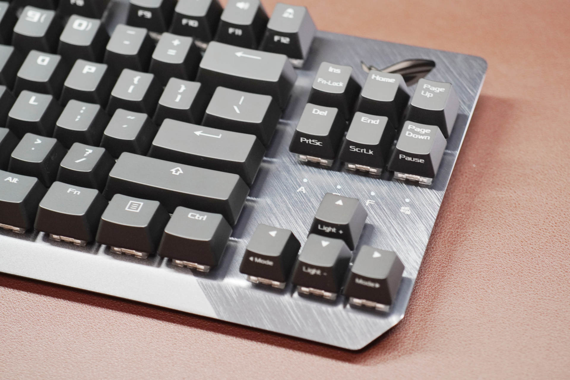 男人至死是少年,一个喜欢折腾的理工男的桌面好物分享