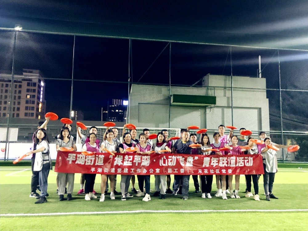 小区共用顶楼天台合法改造利用,楼顶被邻居打造成私人花园