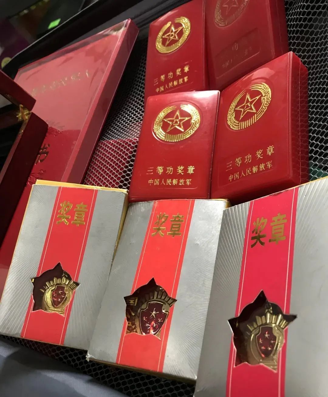 有以前当过军人的明星,16位曾是军人的明星