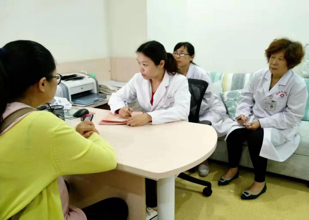 怀孕8个月查出艾滋病,孕妇产检什么时候能查出艾滋病