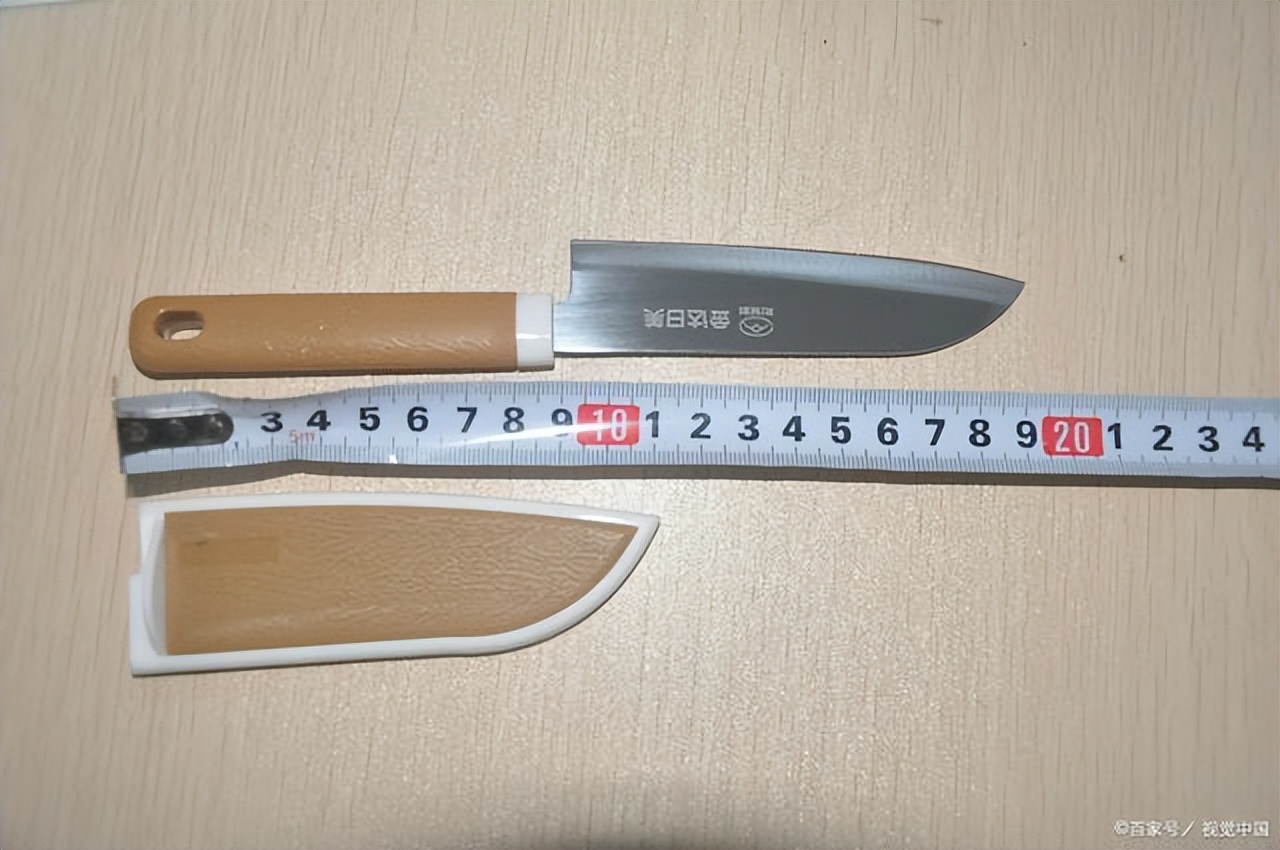 飞机上超过100ml的液体需要托运吗,飞机液体100ml瓶子可以带上飞机么