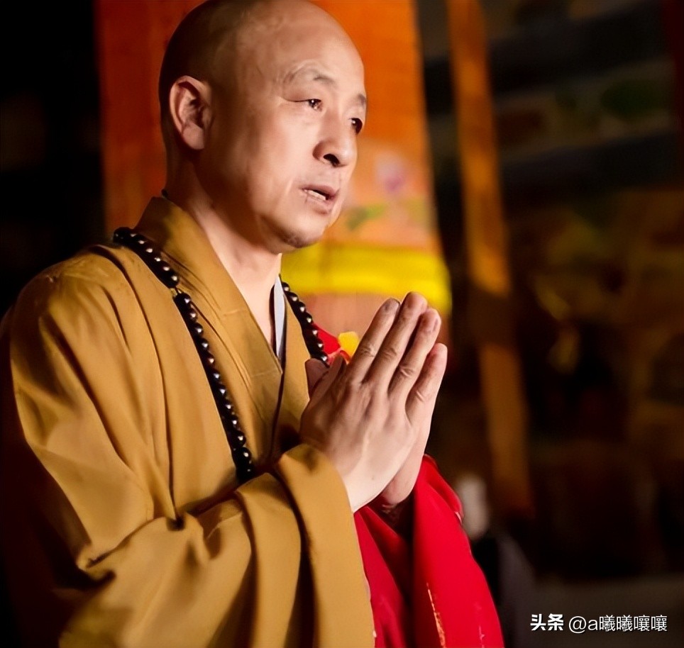 越南老人行善20年,越南一名俗家和尚长出超长耳垂