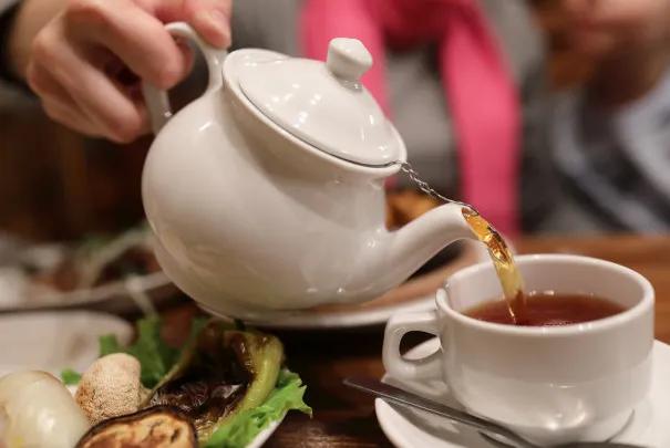 夏季喝哪种养生养颜茶最合适,夏天想瘦得更快这几款茶推荐给你