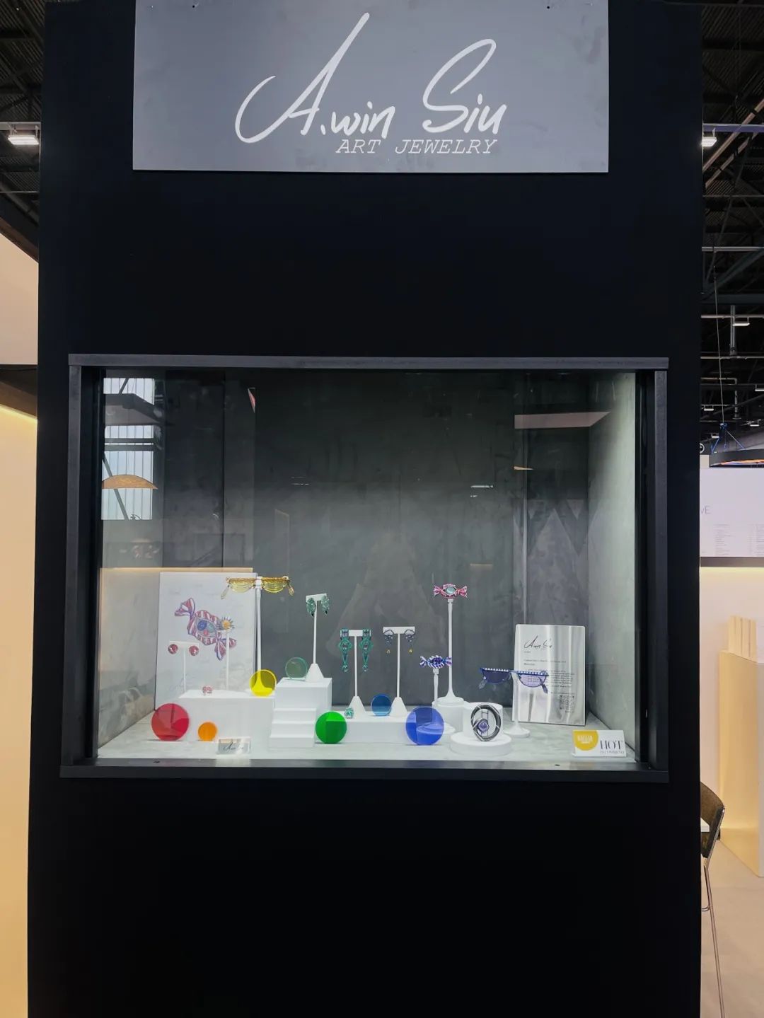 时隔3年又来日内瓦珠宝展大寻宝，竟然还见到了JAR真身！